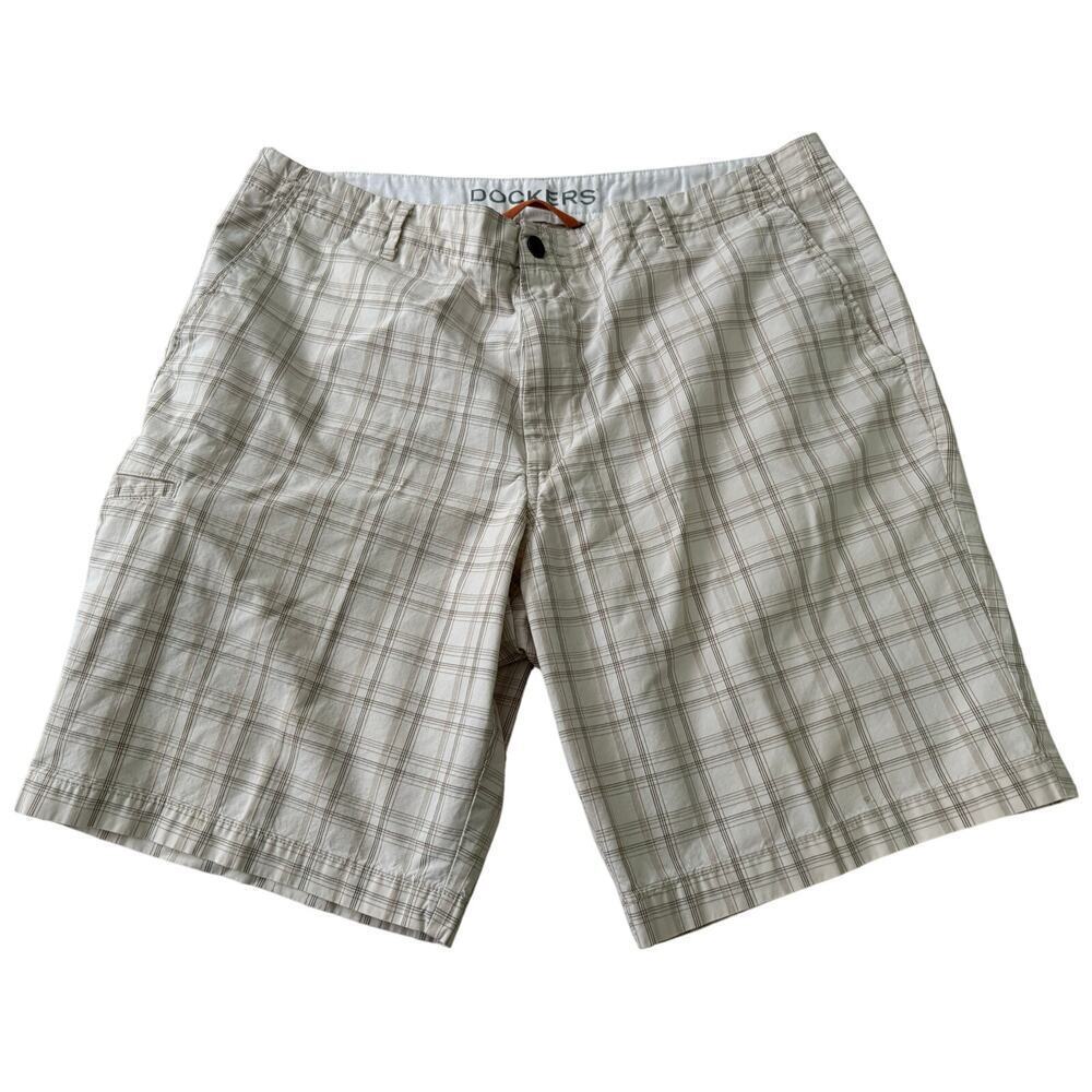 Dockers 38 Men’s Golf Chino Plaid Shorts.